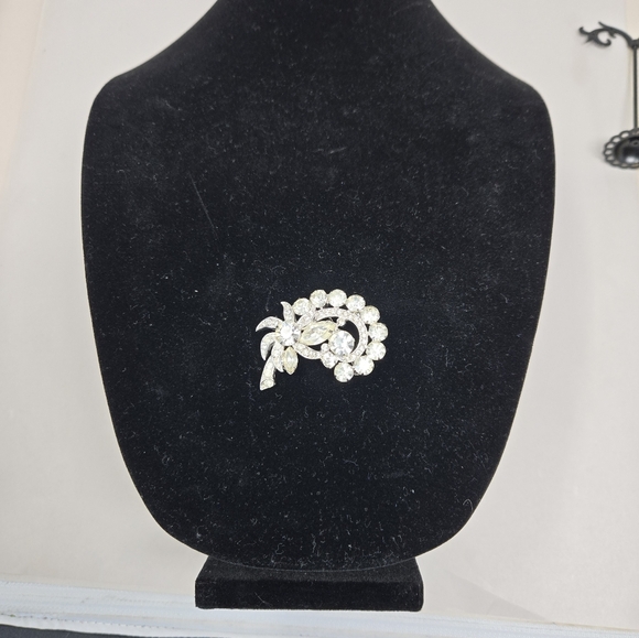 Eisenberg Ice Womens Clear Rhinestone Brooch Pin Silver Tone, Flower Curved Stem - Picture 2 of 11